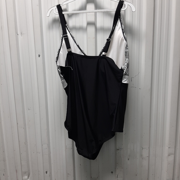 Ladies swimsuit (plus size) - Picture 3 of 4